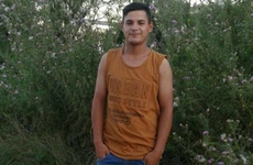 Agustín Alarcón tiene 25 años.