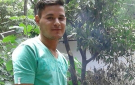 Agust&iacute;n Alarc&oacute;n tiene 25 a&ntilde;os.