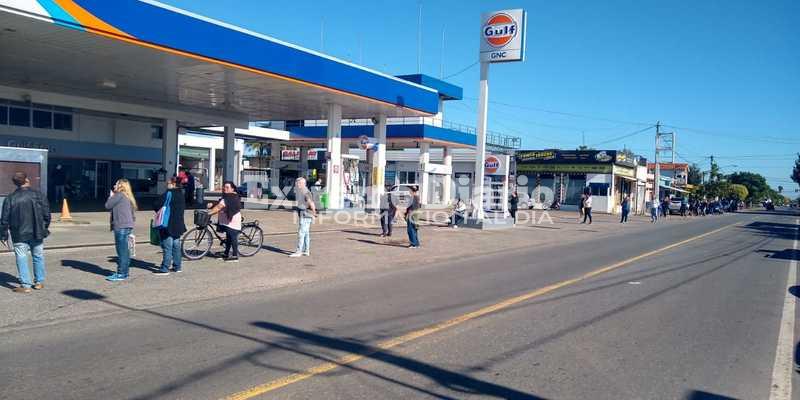 Imagen de Extensa pero ejemplar: As&iacute; se vi&oacute; la cola del local de pago de la estaci&oacute;n de Ruta 21