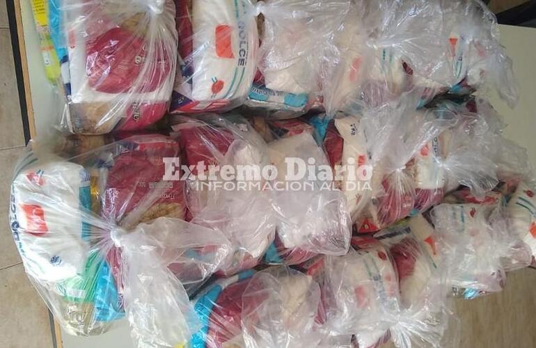 Se entregaron esta ma&ntilde;ana m&aacute;s de cincuenta bolsones