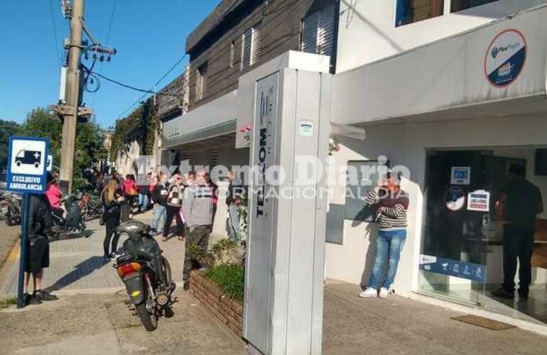 Esta vez la cola fue en dirección hacia calle Galvez