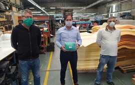 Imagen de La Cooperativa Posta de San Mart&iacute;n don&oacute; 3.000 barbijos a la comuna
