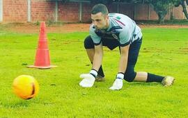 Estuvo en Cochabamba por atajar en el Club Arauco Prado.