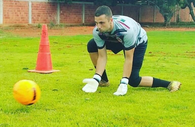 Estuvo en Cochabamba por atajar en el Club Arauco Prado.