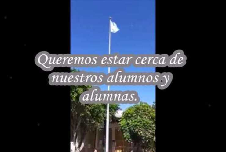 Imagen de Docentes de la Escuela Fiscal grabaron un vídeo para saludar a sus alumnos