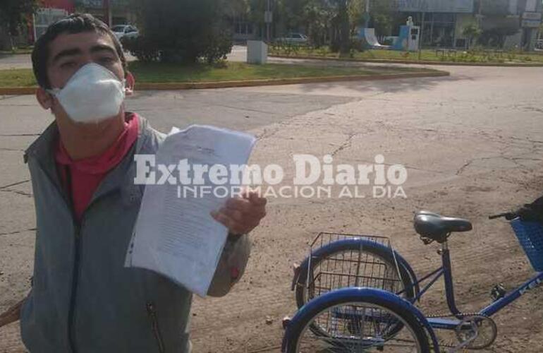 Pancho se dedica a la actividad de cadetería y reparto de garrafas