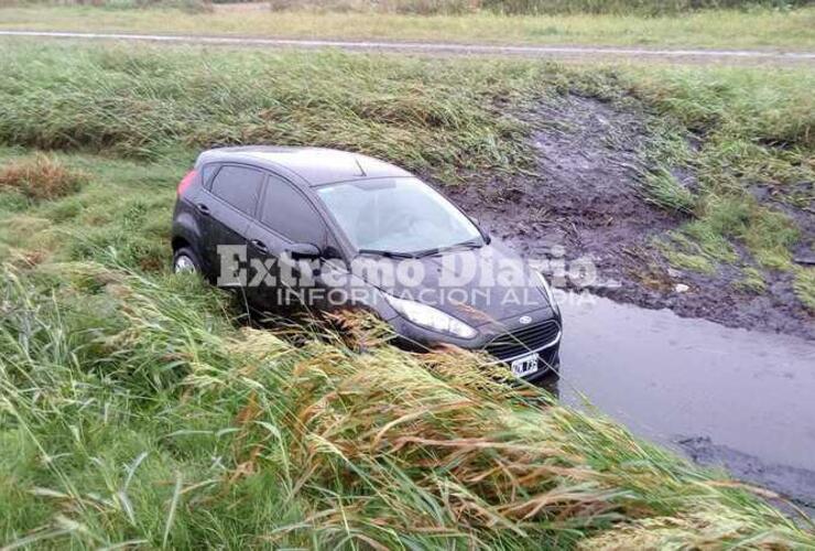 Imagen de Despistó y terminó en el cantero central