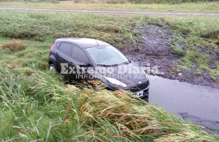 Imagen de Despistó y terminó en el cantero central