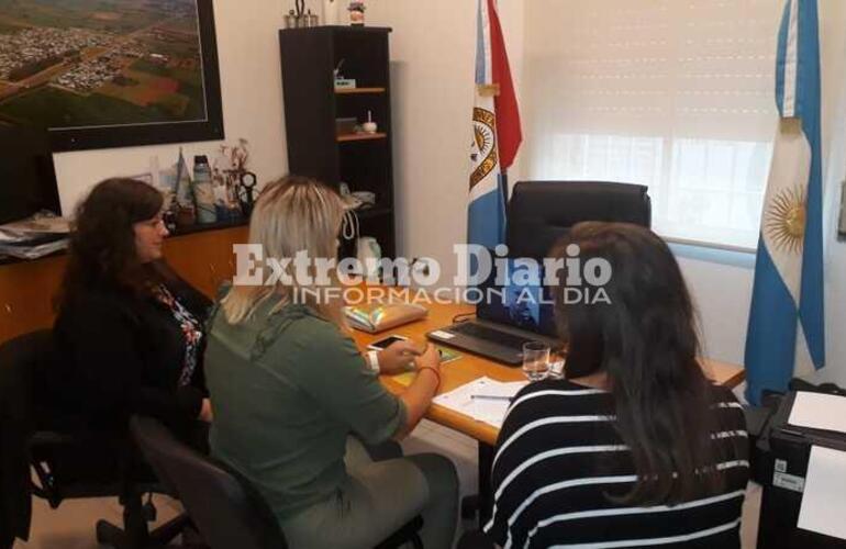 Autoridades comunales mantuvieron una videoconferencia con funcionarios nacionales.