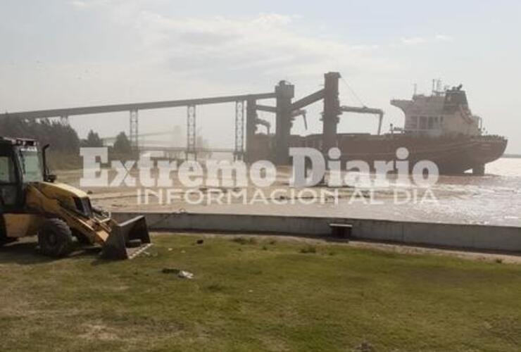 Archivo. Foto de vecinos de barrio Puerto. Las terminales de ADM y LDC en funcionamiento.