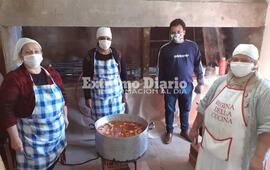 Cocin&oacute; para m&aacute;s de cien personas.