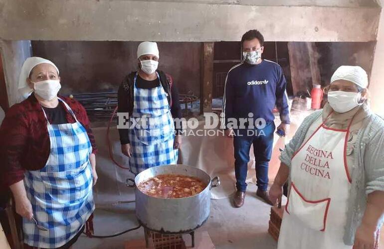 Cocinó para más de cien personas.