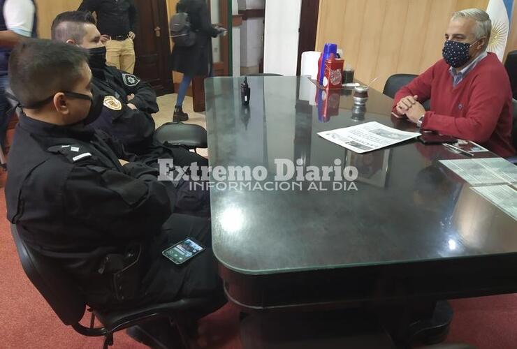 Esper se reunió esta mañana con autoridades policiales