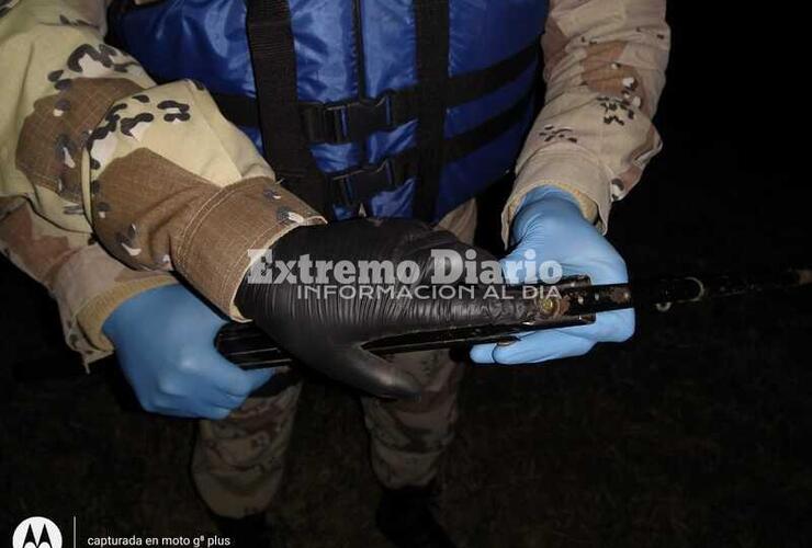 Imagen de Persecución y secuestro de un arma hechiza en islas del Paraná