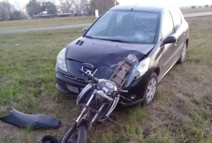 Imagen de Accidente entre un auto y una moto en el Km 275 del autopista