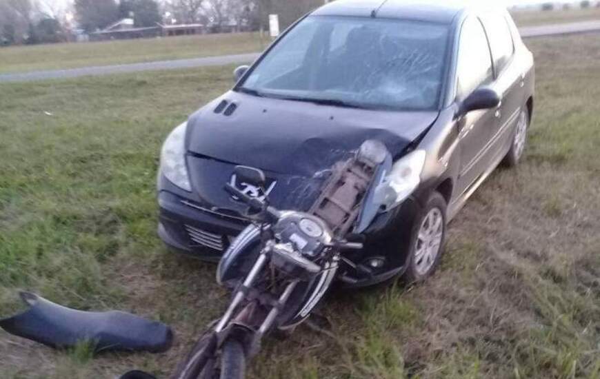 Imagen de Accidente entre un auto y una moto en el Km 275 del autopista