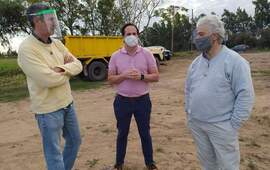 Kauffmann junto a Ferri y el Ingeniero Adri&aacute;n De Rienzo.