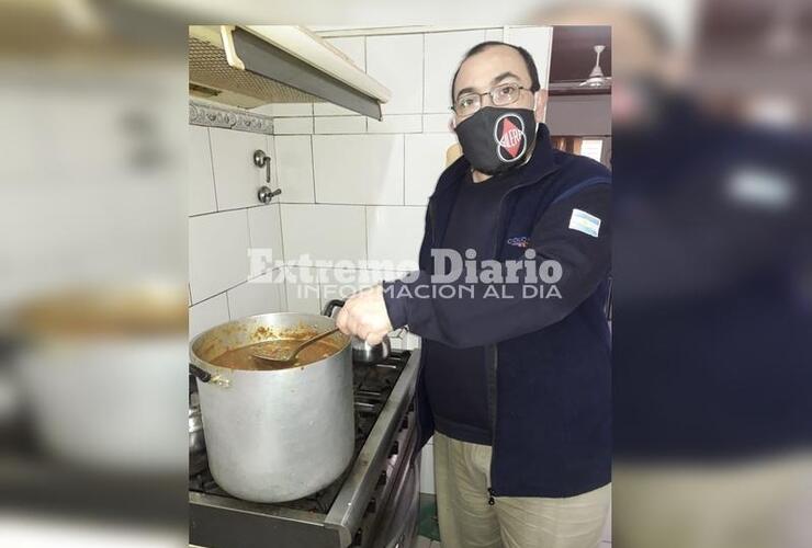 Imagen de Cáritas cocinó guiso y ya lo distribuyeron