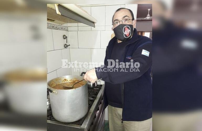 Imagen de Cáritas cocinó guiso y ya lo distribuyeron