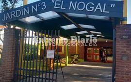 Los alumnos enviaron a la escuela sus dibujos para decorar el edificio.