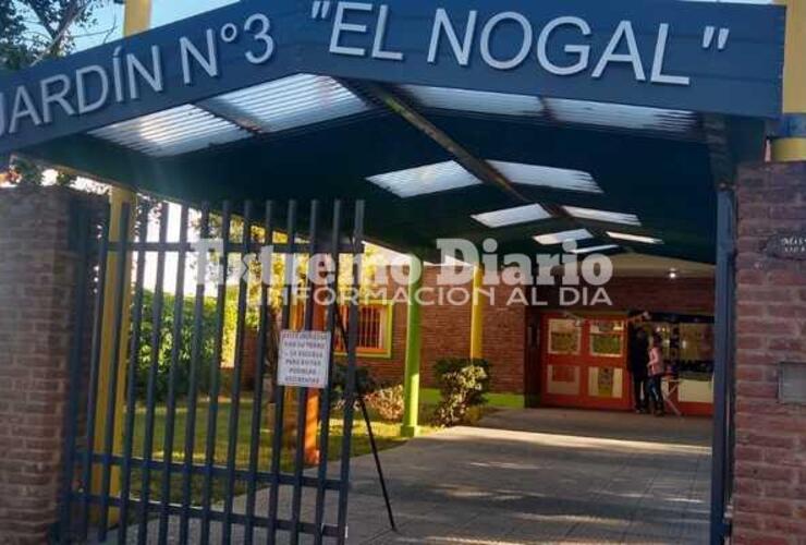 Los alumnos enviaron a la escuela sus dibujos para decorar el edificio.