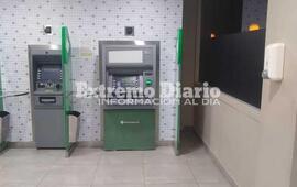 Imagen de Proponen dispensadores de alcohol en gel en todos los cajeros autom&aacute;ticos