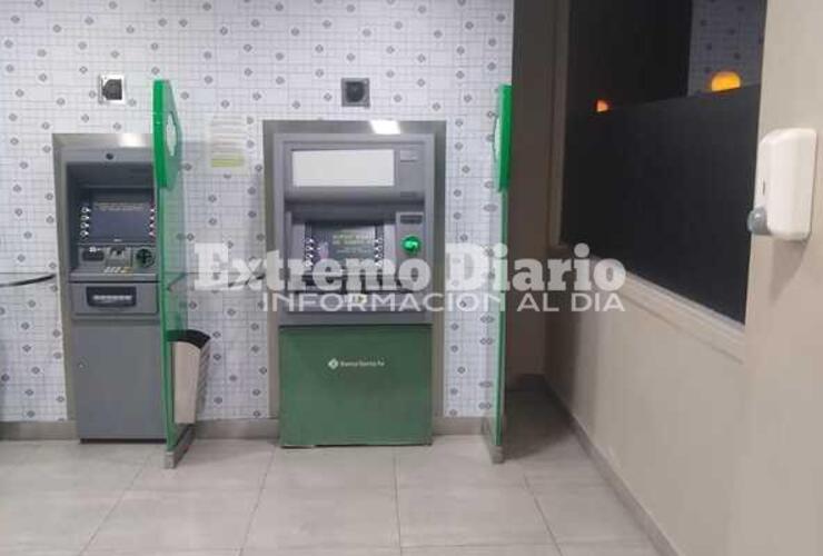 Imagen de Proponen dispensadores de alcohol en gel en todos los cajeros autom&aacute;ticos