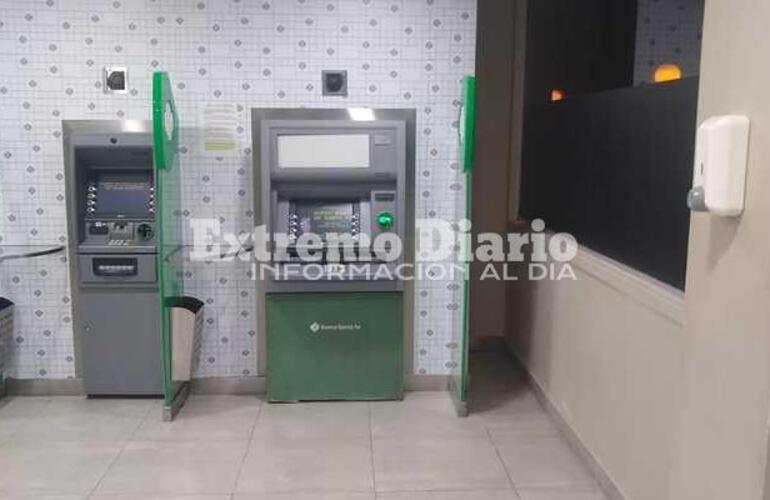 Imagen de Proponen dispensadores de alcohol en gel en todos los cajeros autom&aacute;ticos