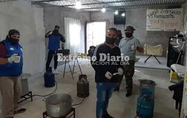 El domingo, el grupo solidario de Arroyo Seco cocin&oacute; en ese pueblo.