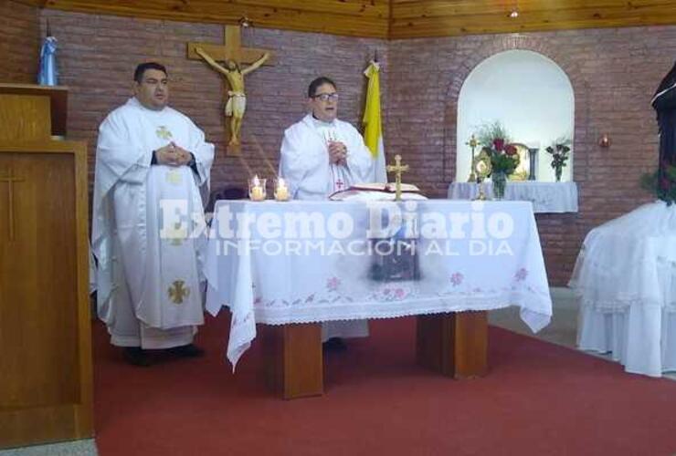 La misa especial se transmitió via internet para sus fieles.