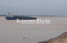 Por horas, el buque de bandera paraguaya qued&oacute; varado.