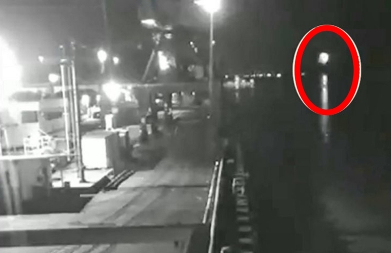 Imagen de Video viral: Algo cay&oacute; desde el cielo al r&iacute;o Paran&aacute; envuelto en llamas y qued&oacute; filmado