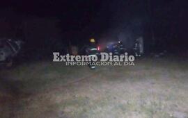 Imagen de Incendian tres veh&iacute;culos y bomberos acude a sofocar las llamas