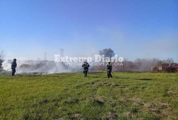 Imagen de Incendio de pastizales detrás del cementerio