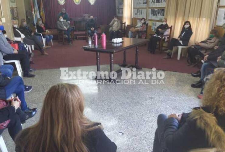 Imagen de Reunión en el Concejo con directivos de escuelas
