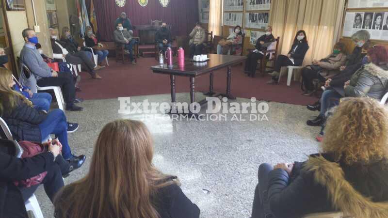 Imagen de Reuni&oacute;n en el Concejo con directivos de escuelas