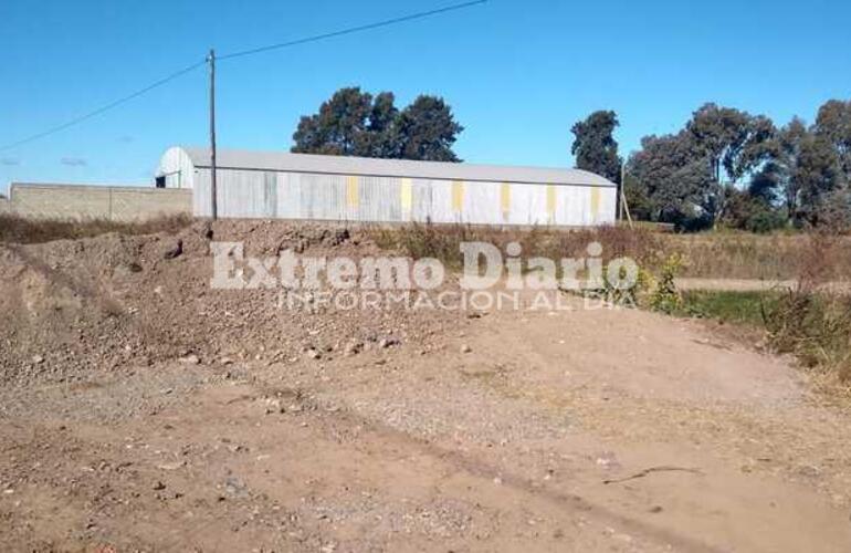 Lo hacen tomando la calle de tierra que comunica Arroyo Seco con Fighiera