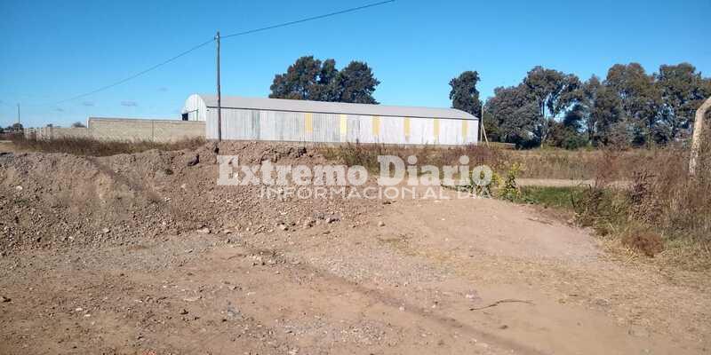 Lo hacen tomando la calle de tierra que comunica Arroyo Seco con Fighiera