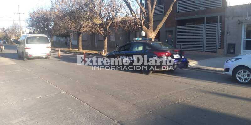 Imagen de La polic&iacute;a trabaja en el lugar del accidente
