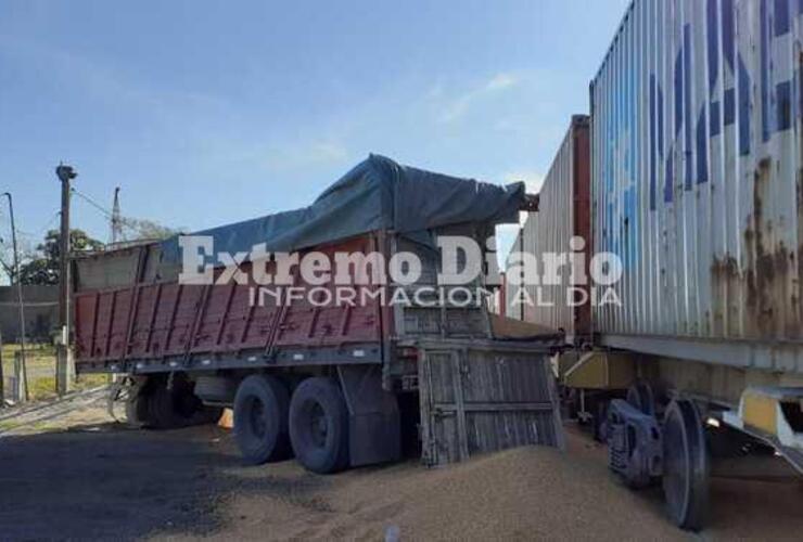 El conductor del camión salió ileso.