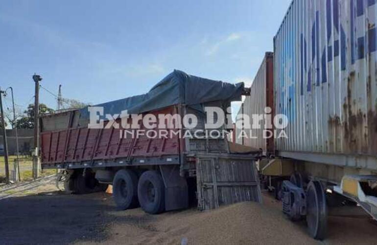 El conductor del camión salió ileso.