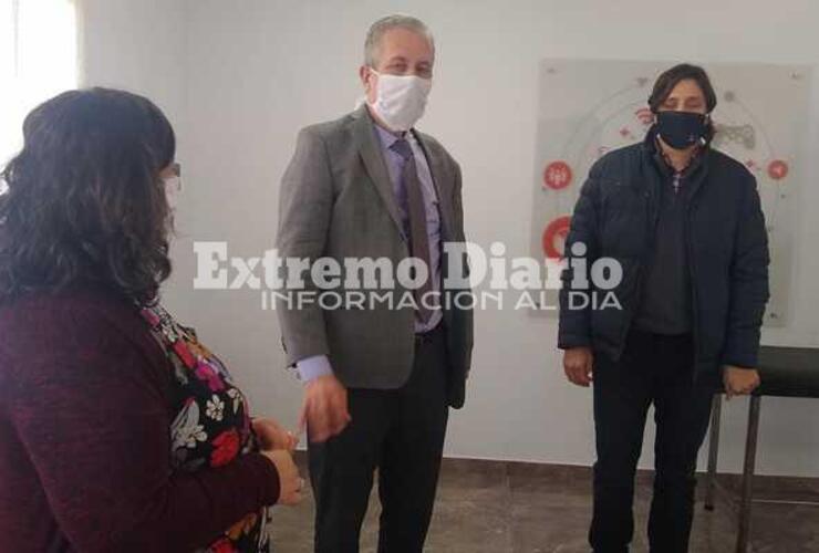 El Dr. Miguel Rabbia visitó el Centro de Salud de Fighiera.