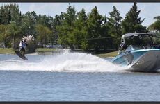 Con estrictas medidas de seguridad, podría volver el wakeboard.