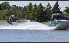 Con estrictas medidas de seguridad, podr&iacute;a volver el wakeboard.
