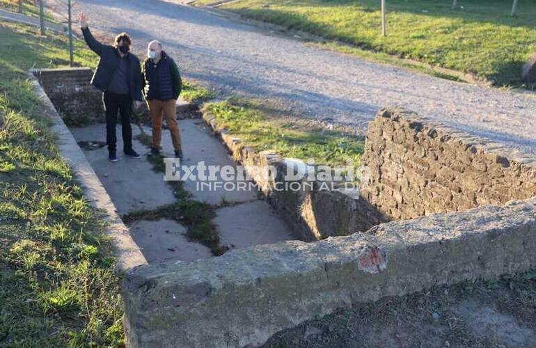 Autoridades provinciales recorrieron los canales con el presidente comunal