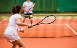 El tenis, uno de los deportes que volver&aacute; a la acci&oacute;n.
