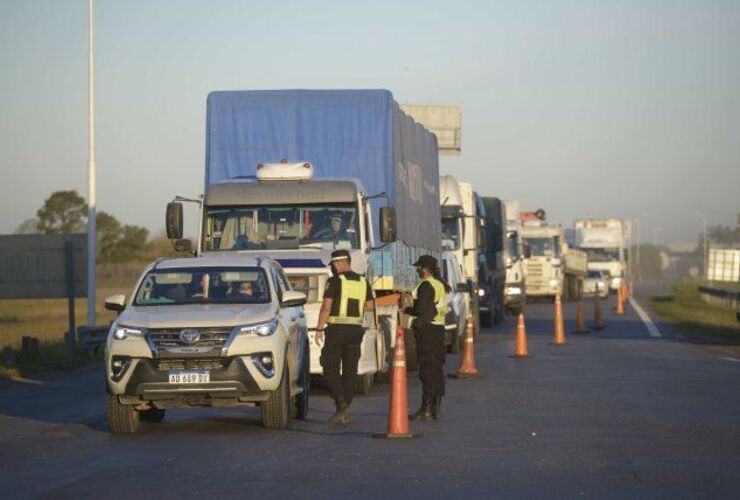 En el peaje de General Lagos ya se realizan controles de temperatura. Ahora se agregará el hisopado a los casos sospechosos de Covid-19.