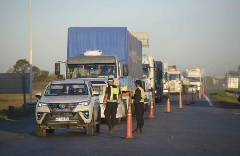 En el peaje de General Lagos ya se realizan controles de temperatura. Ahora se agregará el hisopado a los casos sospechosos de Covid-19.