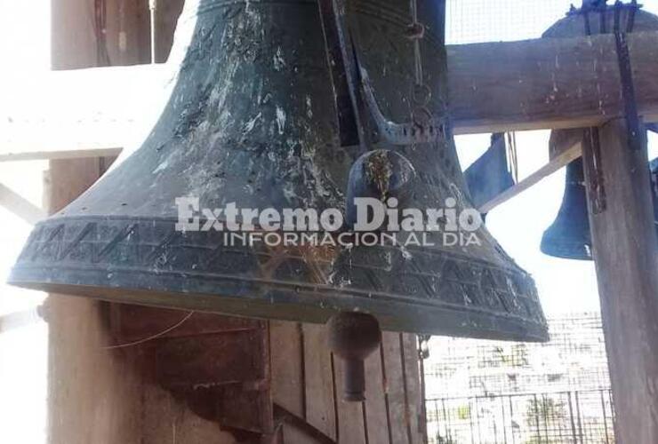 Imagen de Palomas, un problema para el campanario de la parroquia