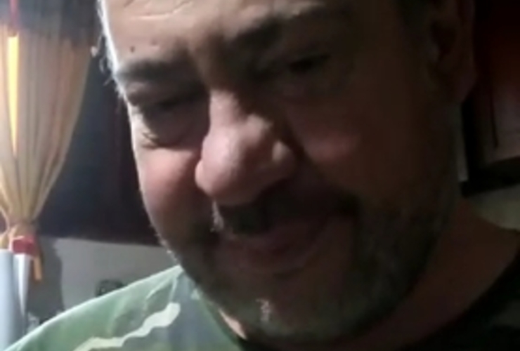 Imagen de Organizó una 'fiesta en la vereda' y le advirtieron que 'va en cana"